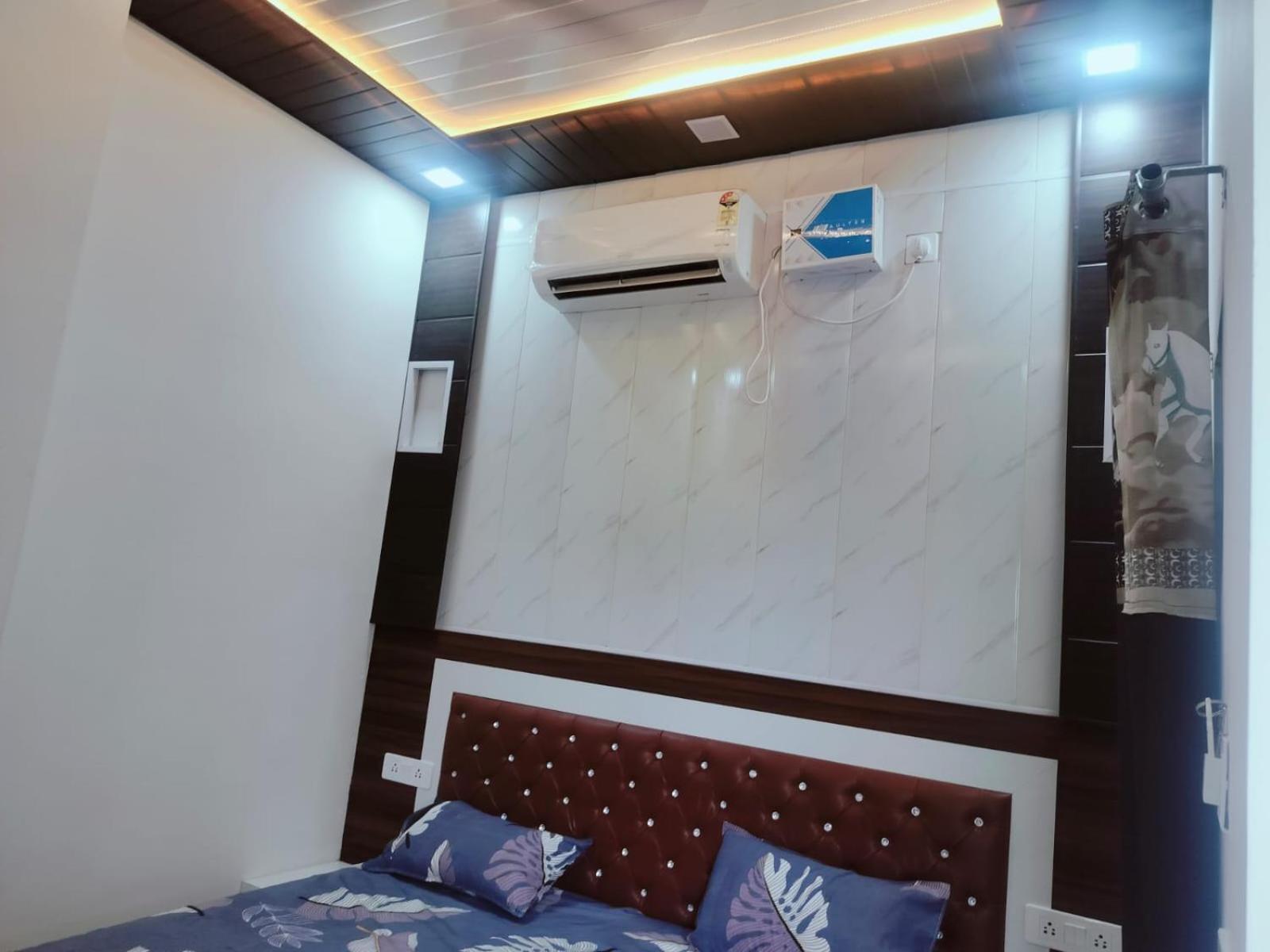 Goenka Home Stay Barsana Chhata Buitenkant foto