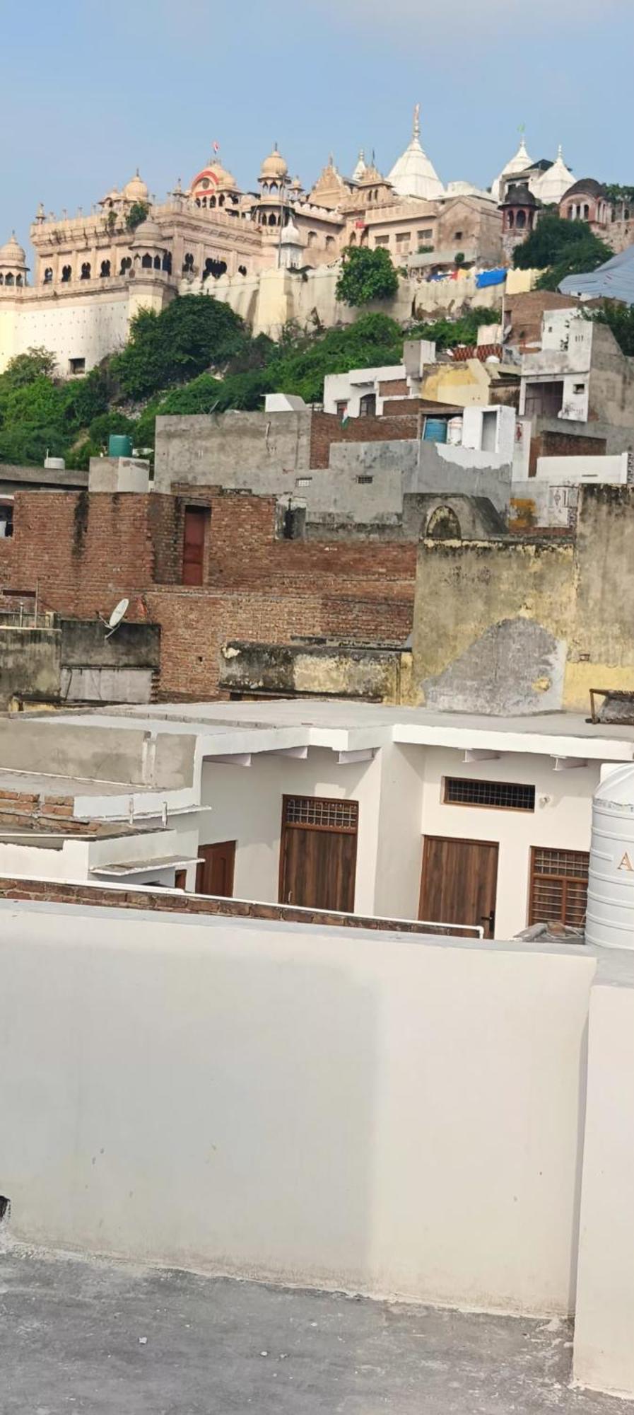 Goenka Home Stay Barsana Chhata Buitenkant foto