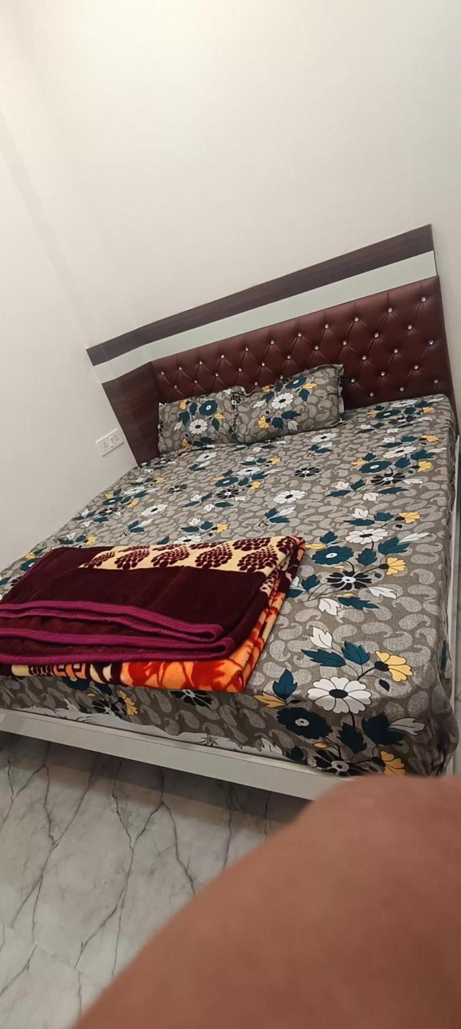 Goenka Home Stay Barsana Chhata Buitenkant foto
